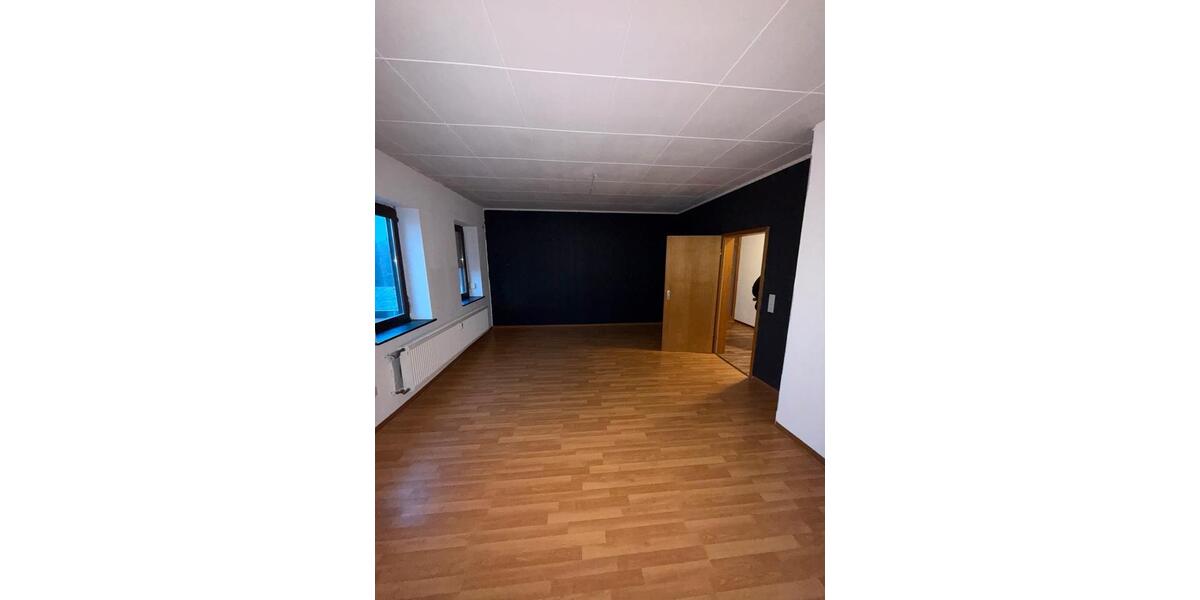 Etagenwohnung Schiffweiler - 2 Zimmer, 100 m&sup2;, 750&euro; | Angebot:25099914