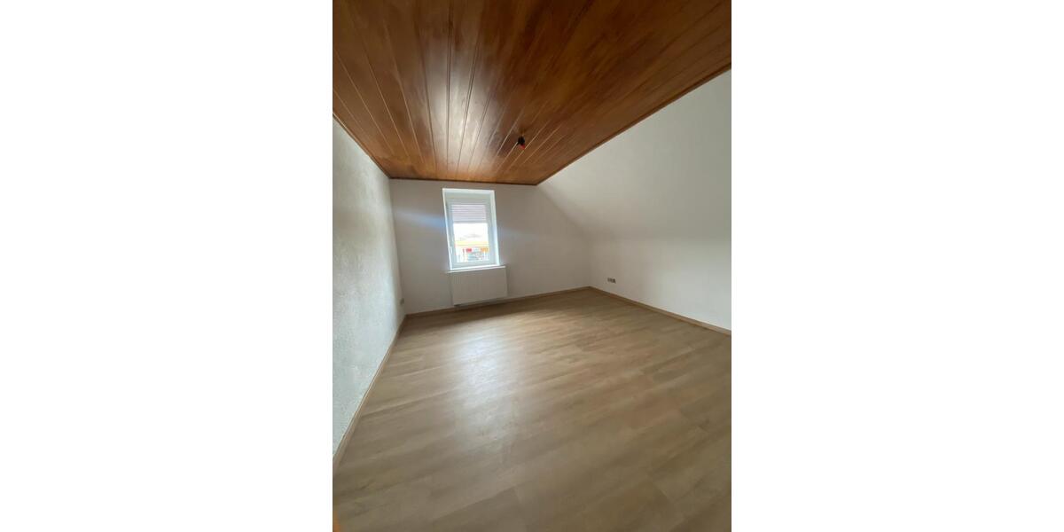 Reihenhaus Zweibrücken - 3 Zimmer, 115 m&sup2;, 1.100&euro; | Angebot:24791425