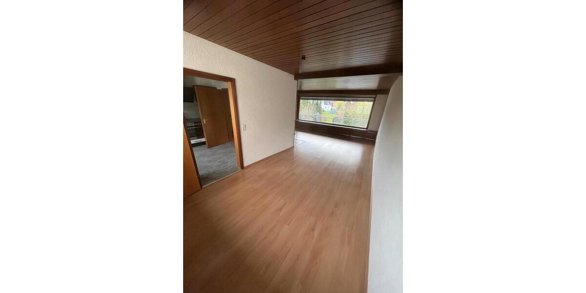 Etagenwohnung Schiffweiler - 4 Zimmer, 100 m&sup2;, 690&euro; | Angebot:25905779