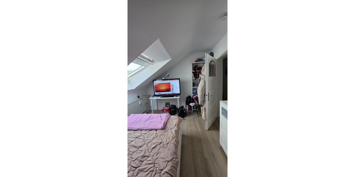 Dachgeschoßwohnung Saarbrücken Kieselhumes - 3 Zimmer, 59 m&sup2;, 250&euro; | Angebot:26585631
