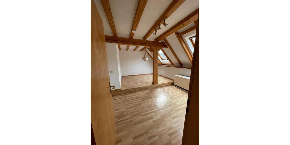 Dachgeschoßwohnung Blieskastel - 4.5 Zimmer, 120 m&sup2;, 800&euro; | Angebot:26665692