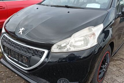 Peugeot 208 93.000 km 3.900 &euro; ensdorf 66806