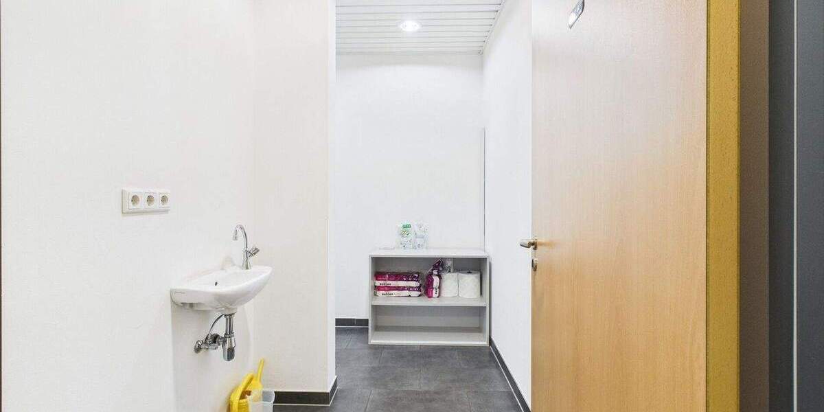 Gewerbeobjekt Saarbrücken St Johann - 9 Zimmer, 314 m&sup2;, 3.768&euro; | Angebot:25726199