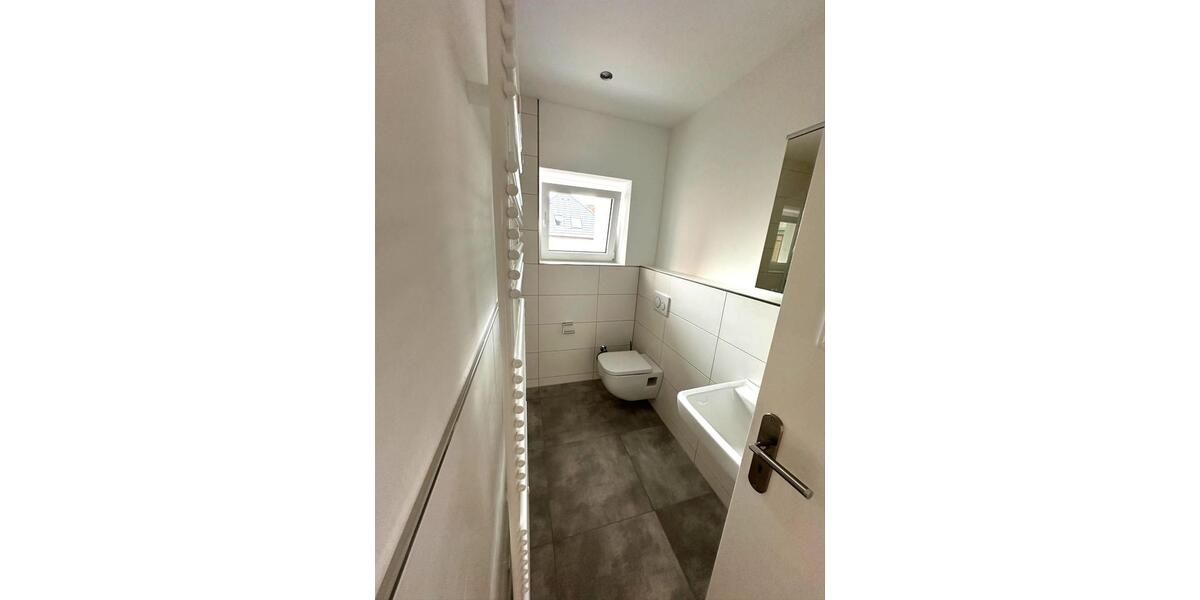 Etagenwohnung Homburg - 4 Zimmer, 130 m&sup2;, 1.250&euro; | Angebot:25867443