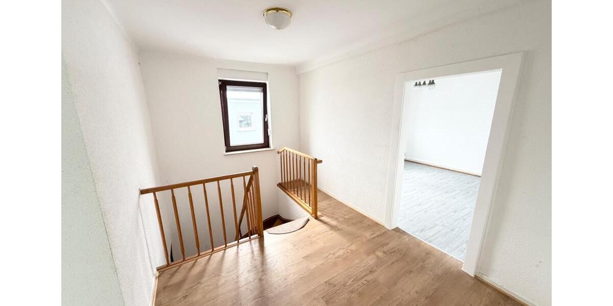 Doppelhaushälfte Wallerfangen - 7 Zimmer, 150 m&sup2;, 1.050&euro; | Angebot:25886369