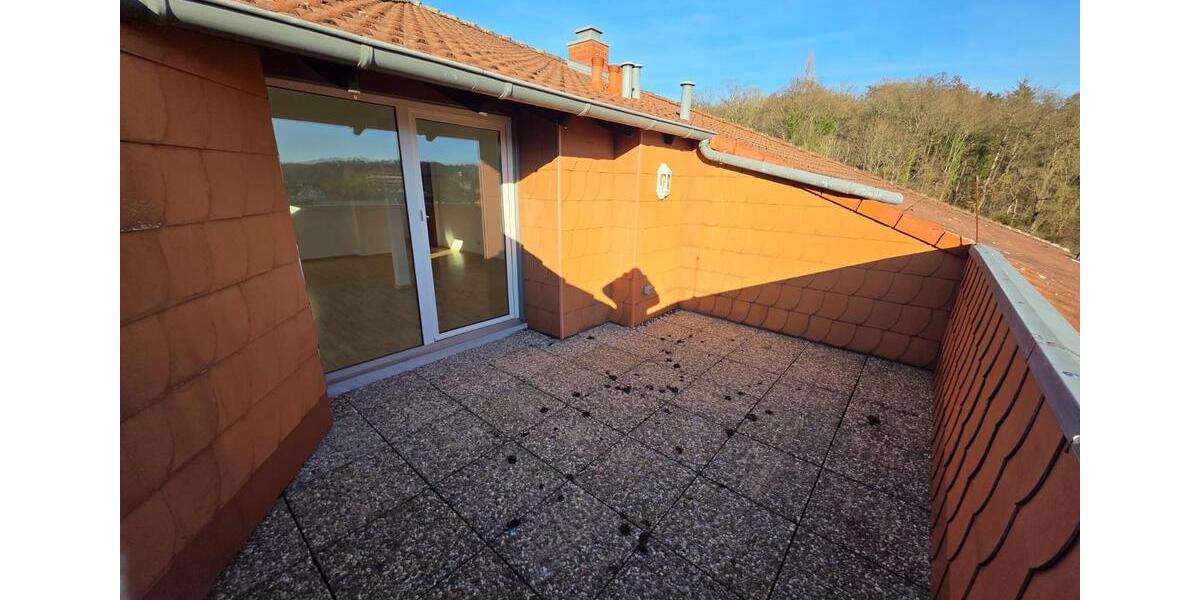 Dachgeschoßwohnung Saarbrücken Kieselhumes - 3.5 Zimmer, 115 m&sup2;, 995&euro; | Angebot:25546281