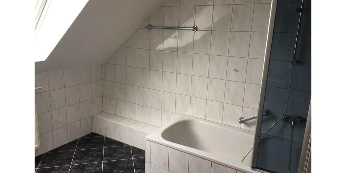 Dachgeschoßwohnung Saarbrücken St. Arnual - 2.5 Zimmer, 78 m&sup2;, 620&euro; | Angebot:25098158