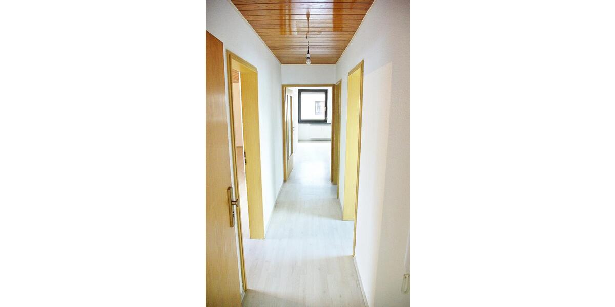 Dachgeschoßwohnung Riegelsberg - 3 Zimmer, 100 m&sup2;, 750&euro; | Angebot:25883822