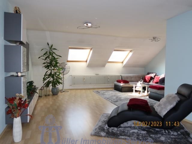 Großzügiges lichtdurchflutetes Zwei-Generationenhaus in schöner Stadtrandlage - Einfamilienhaus Homburg | Angebot:10240180