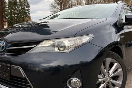 Toyota Auris Touring Sports 303.901 km 6.900 &euro; Bildstock 66299