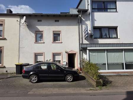 Einfamilienhaus Rehlingen-Siersburg / Rehlingen Rehlingen - 6 Zimmer, 162 m&sup2;, 149.000&euro; | Angebot:25658282