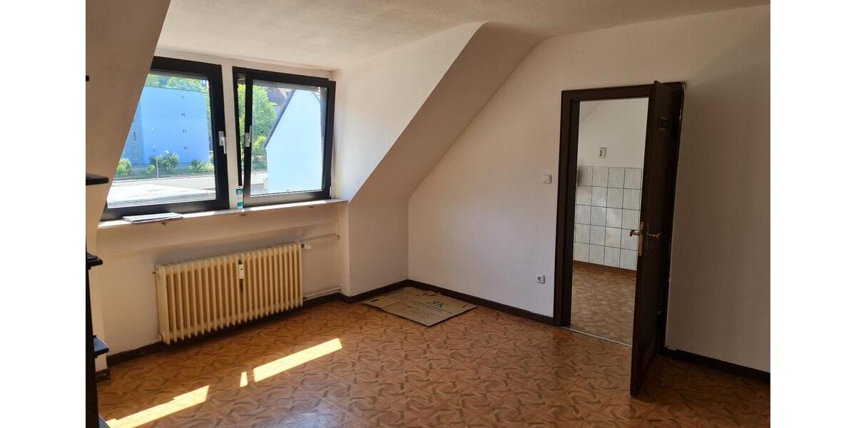Dachgeschoßwohnung Saarbrücken Neue Bremm - 3 Zimmer, 60 m&sup2;, 420&euro; | Angebot:24745392