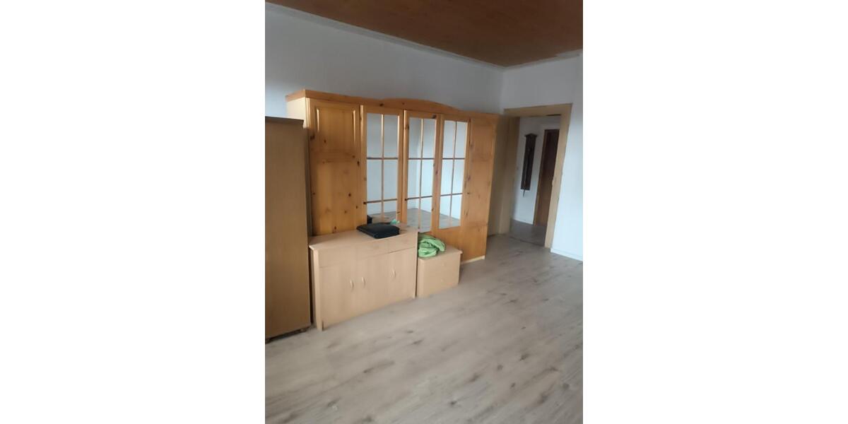 Etagenwohnung Neunkirchen - 4 Zimmer, 100 m&sup2;, 780&euro; | Angebot:25875523