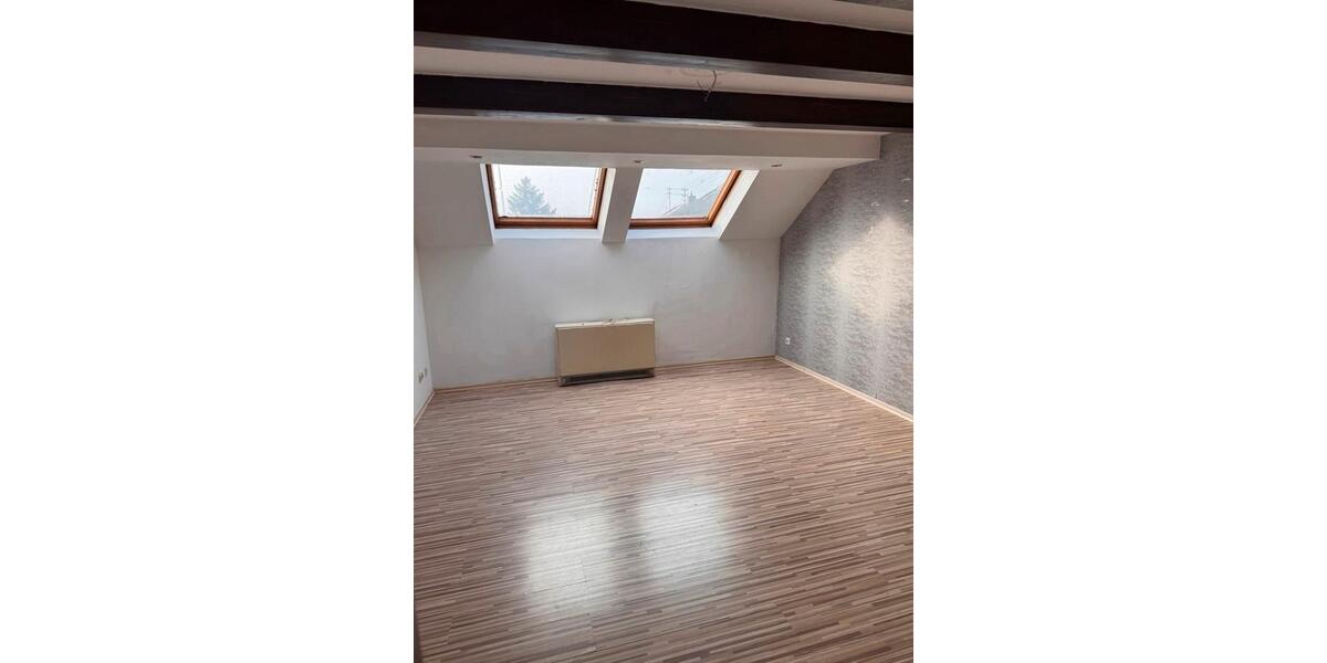 Dachgeschoßwohnung Großrosseln - 3.5 Zimmer, 80 m&sup2;, 465&euro; | Angebot:25311972