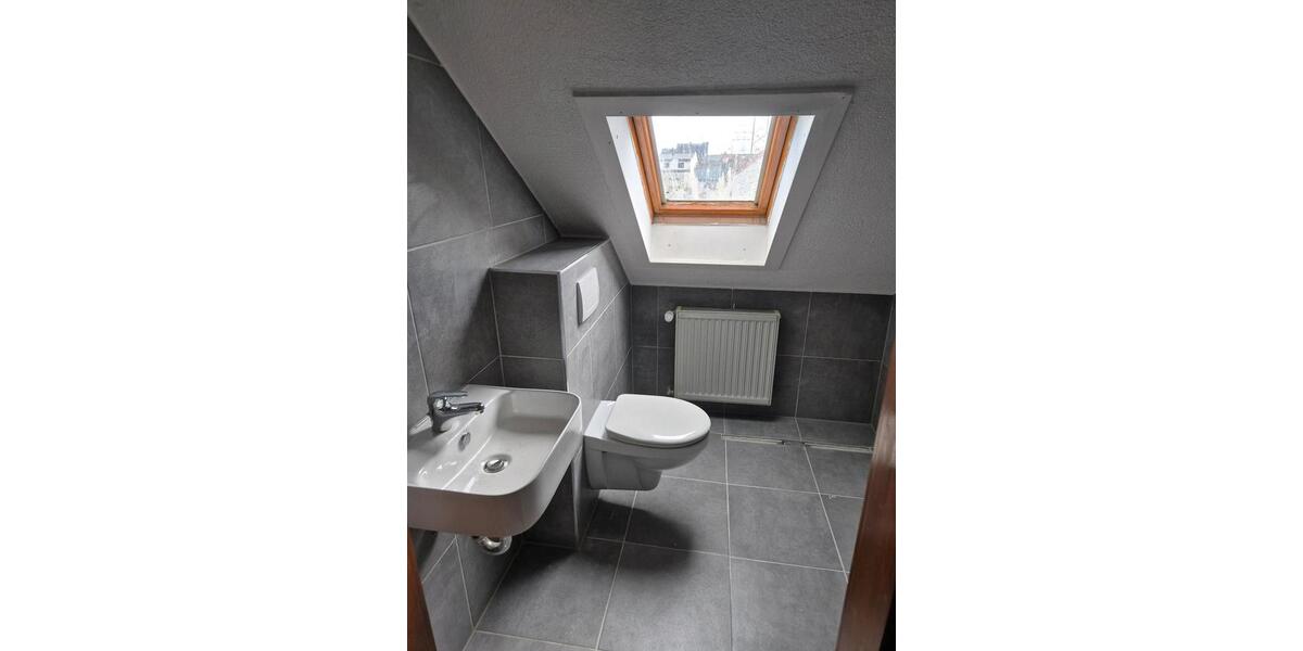 Dachgeschoßwohnung Saarbrücken West - 3 Zimmer, 50 m&sup2;, 650&euro; | Angebot:25994670