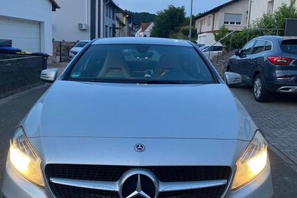 Mercedes-Benz A 180 144.000 km 12.400 &euro; Homburg 66424