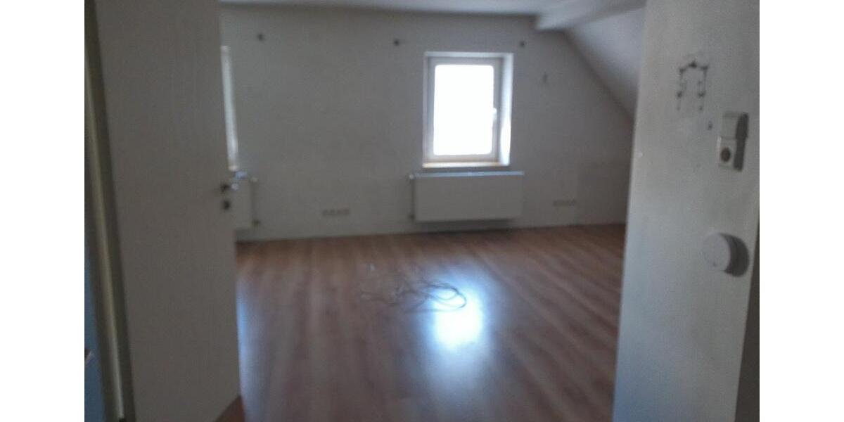 Etagenwohnung Ottweiler - 2 Zimmer, 110 m&sup2;, 650&euro; | Angebot:25591194