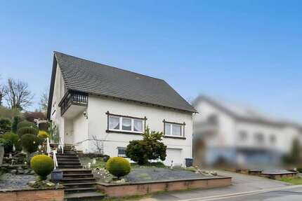 Haus Blieskastel / Bierbach Bierbach - 8 Zimmer, 180 m&sup2;, 275.000&euro; | Angebot:26004540