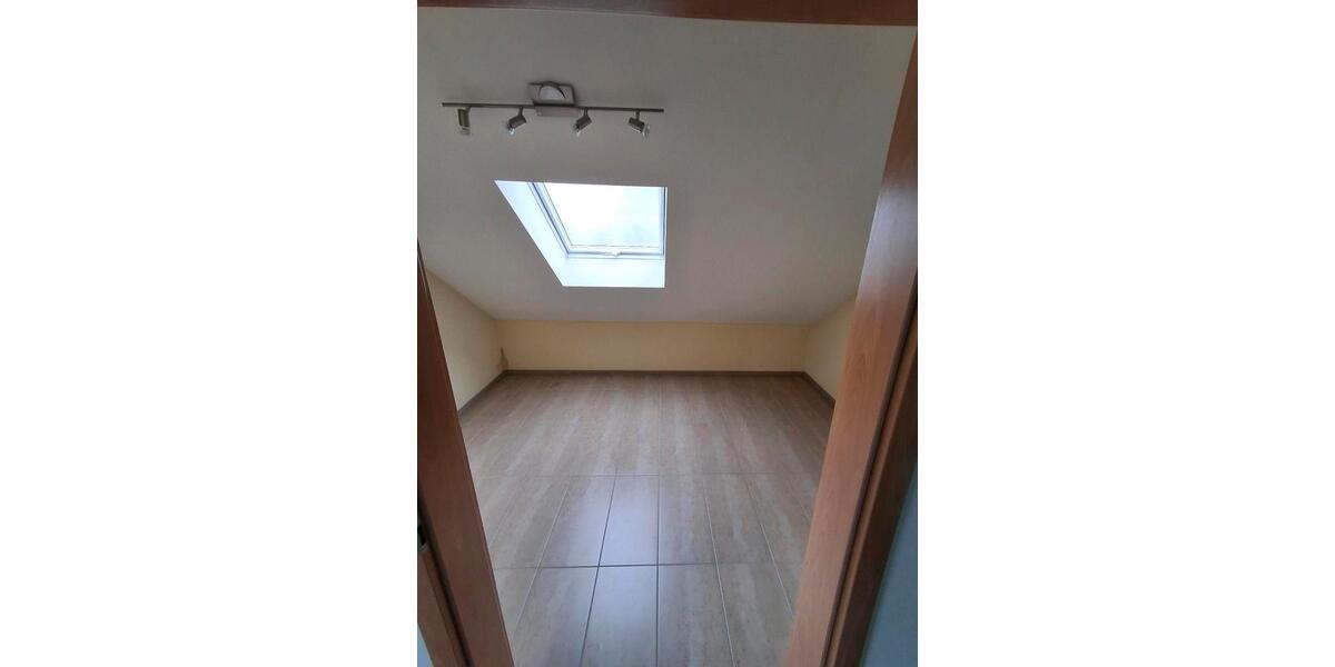 Etagenwohnung Schwalbach - 3 Zimmer, 85 m&sup2;, 780&euro; | Angebot:23598153