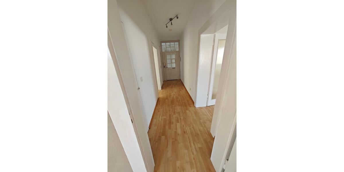 Etagenwohnung Homburg - 3 Zimmer, 80 m&sup2;, 680&euro; | Angebot:25647404