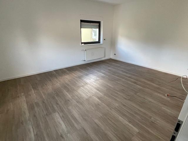 Etagenwohnung Saarbrücken Neue Bremm - 5 Zimmer, 125 m&sup2;, 1.050&euro; | Angebot:23397993