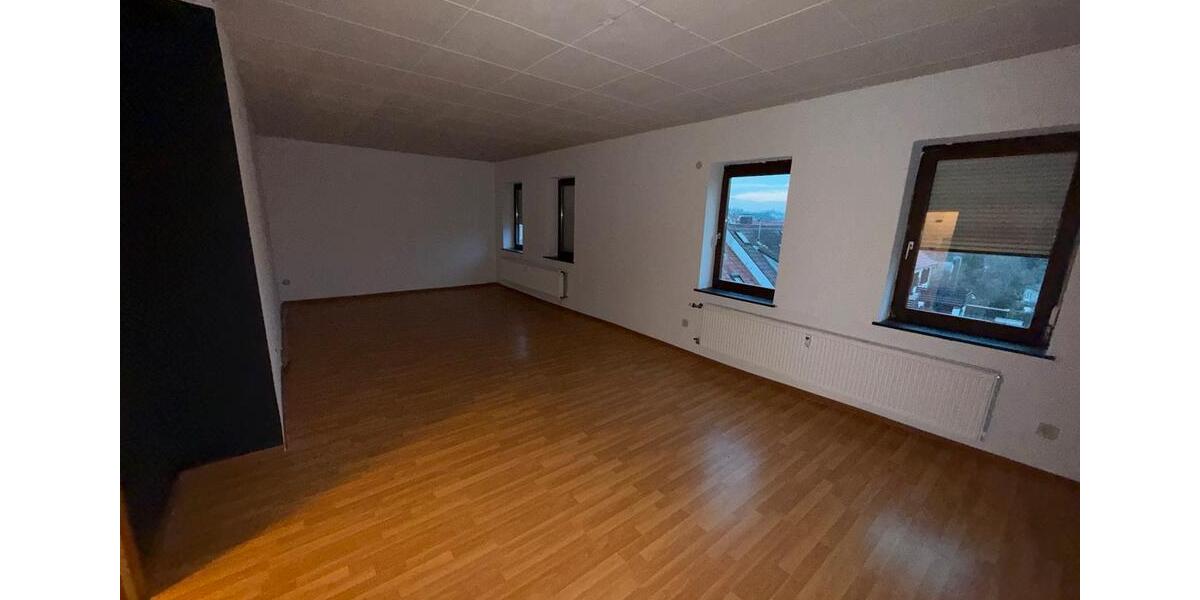 Etagenwohnung Schiffweiler - 2 Zimmer, 100 m&sup2;, 750&euro; | Angebot:25099914