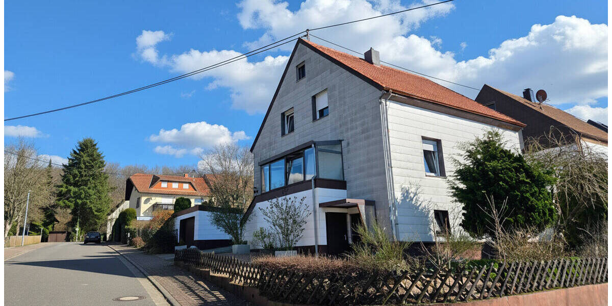 Mehrfamilienhaus, Wohnhaus Schiffweiler - 6 Zimmer, 150 m&sup2;, 274.900&euro; | Angebot:25970169