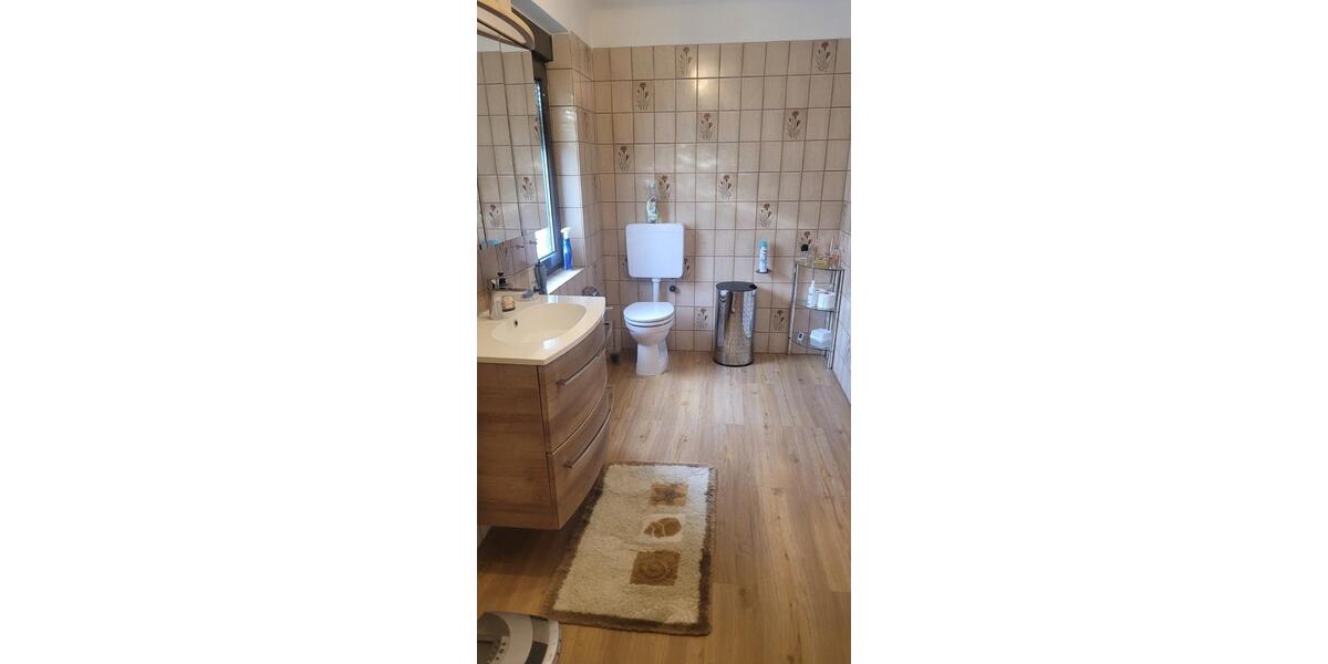 Einfamilienhaus Schwalbach - 10 Zimmer, 270 m&sup2;, 390.000&euro; | Angebot:23470755