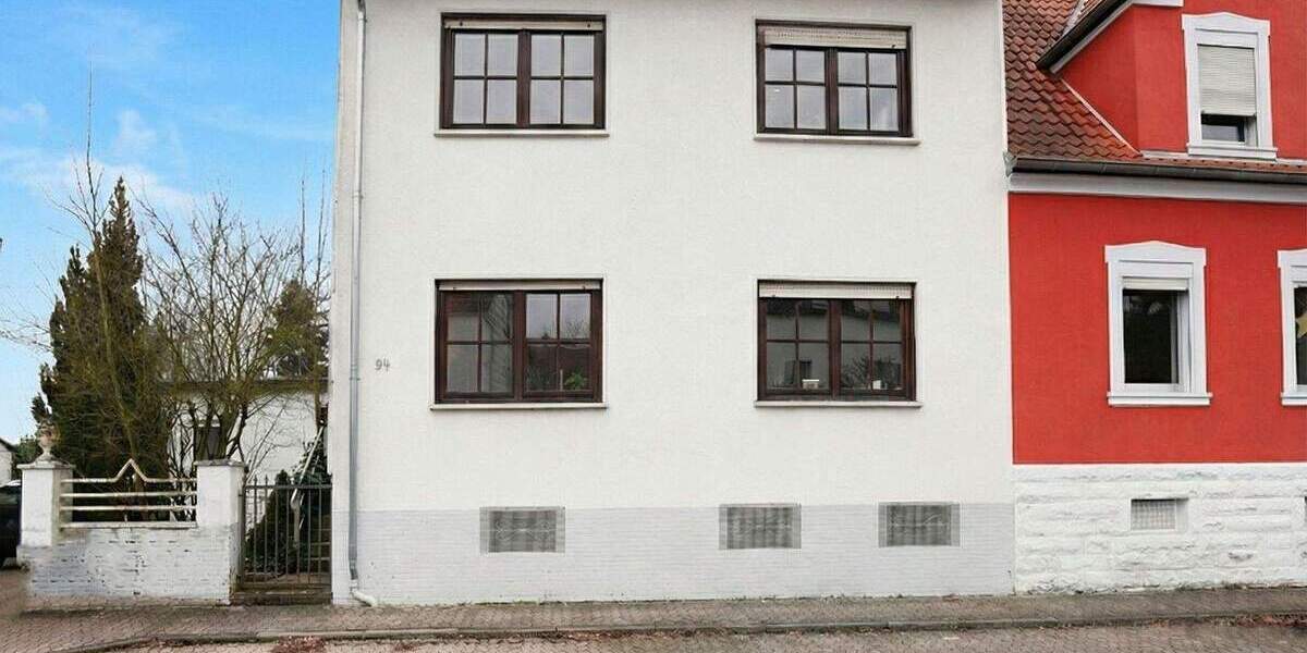 Einfamilienhaus St. Ingbert Rohrbach - 8 Zimmer, 180 m&sup2;, 369.000&euro; | Angebot:25772957