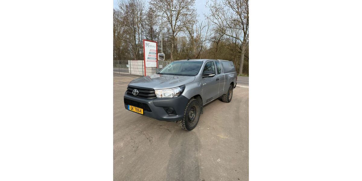 Toyota Hilux 303.305 km 15.351 &euro; Überherrn 66802