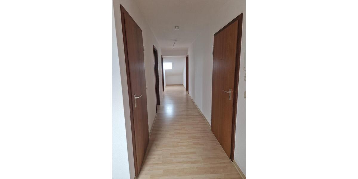 Dachgeschoßwohnung Saarbrücken Kieselhumes - 3.5 Zimmer, 115 m&sup2;, 995&euro; | Angebot:26478630