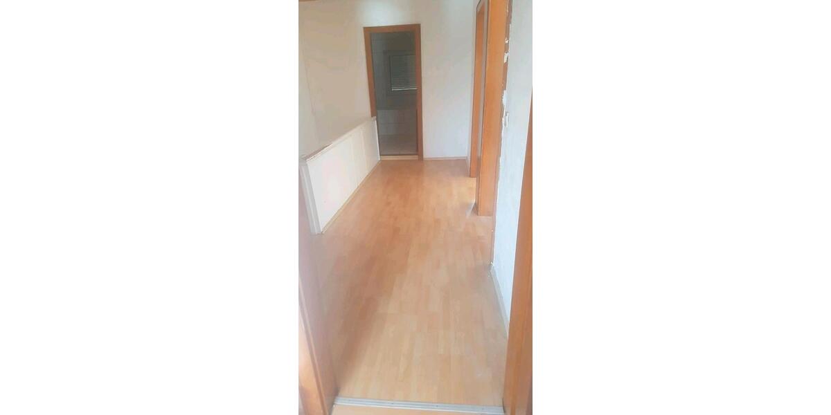 Dachgeschoßwohnung Eppelborn - 1 Zimmer, 60 m&sup2;, 500&euro; | Angebot:25350181