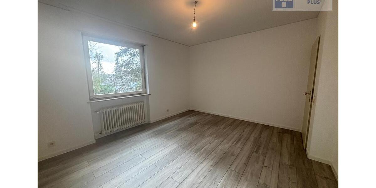 Etagenwohnung Homburg - 4 Zimmer, 142 m&sup2;, 1.290&euro; | Angebot:25371556
