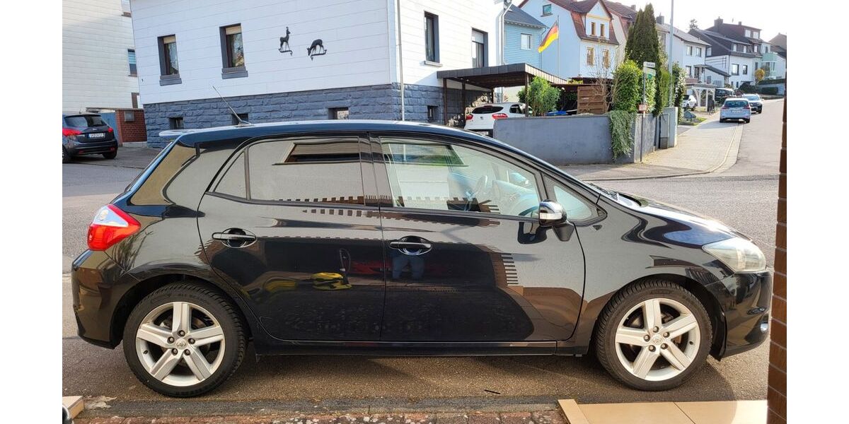 Toyota Auris 151.220 km 4.950 &euro; Völklingen 66333