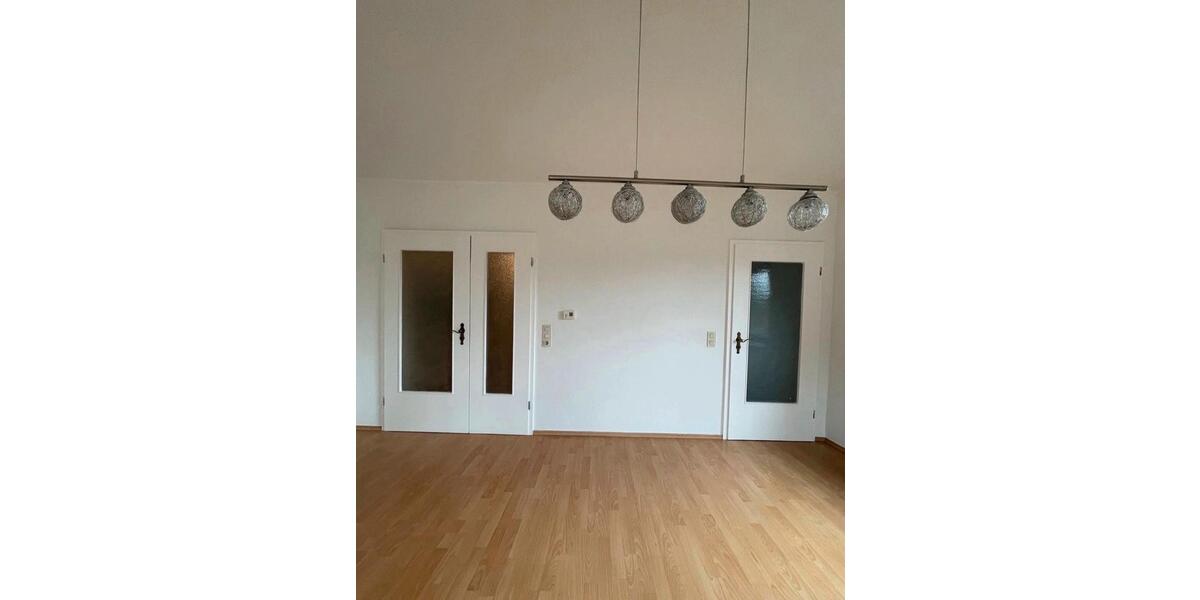 Dachgeschoßwohnung Quierschied - 3 Zimmer, 110 m&sup2;, 850&euro; | Angebot:26211912