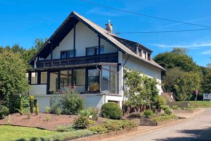 Haus Tholey - 5 Zimmer, 189 m&sup2;, 1.300&euro; | Angebot:24989496