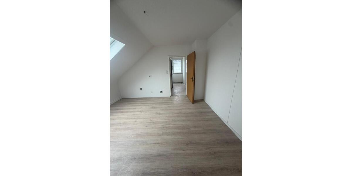 Dachgeschoßwohnung Sankt Ingbert - 2 Zimmer, 33 m&sup2;, 480&euro; | Angebot:25614189