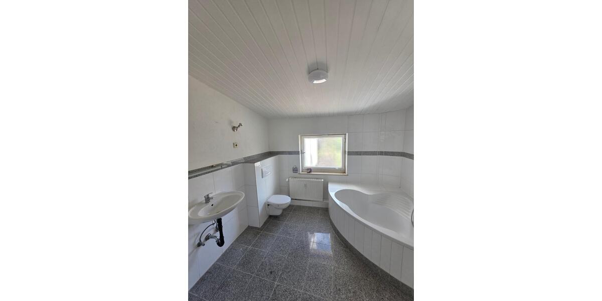 Etagenwohnung Schwalbach - 3 Zimmer, 85 m&sup2;, 540&euro; | Angebot:26136988