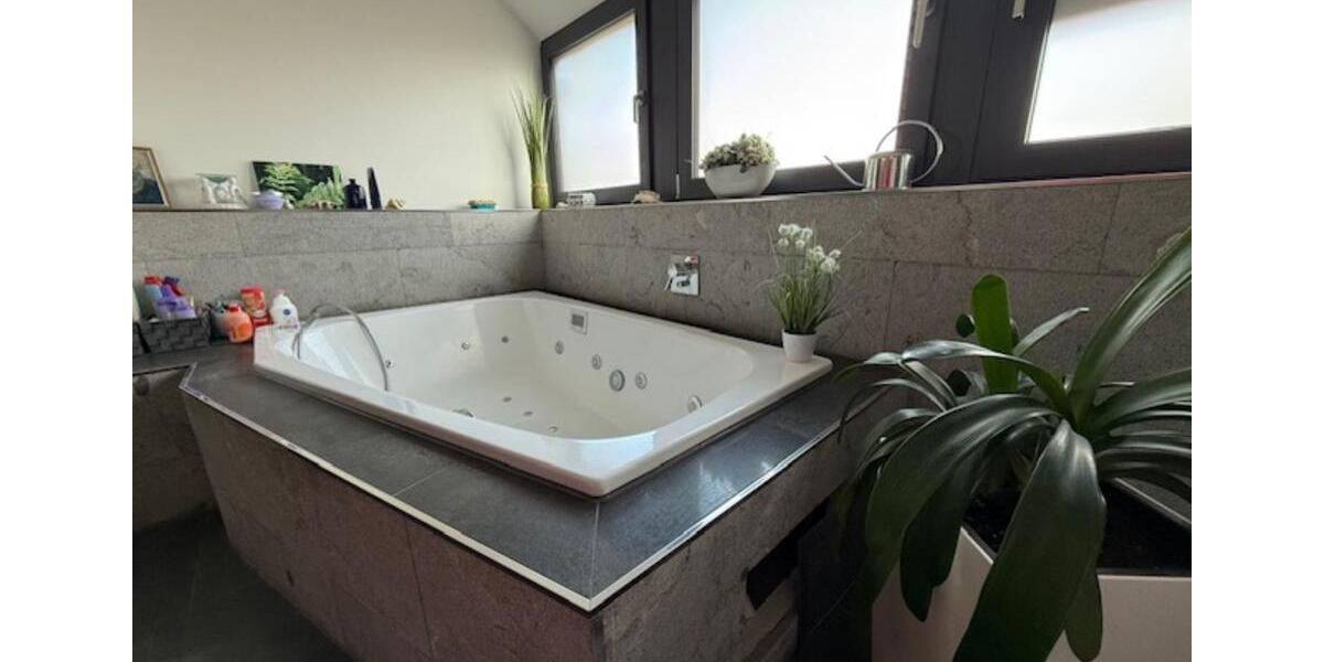 Doppelhaushälfte Saarbrücken West - 8 Zimmer, 276 m&sup2;, 620.000&euro; | Angebot:25255040