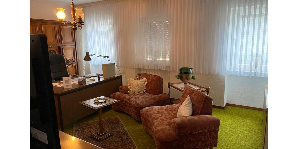 Etagenwohnung Heusweiler - 4 Zimmer, 160 m&sup2;, 1.200&euro; | Angebot:26049460