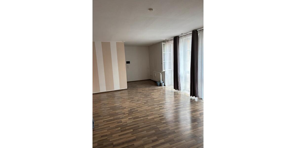 Etagenwohnung Saarlouis - 3 Zimmer, 120 m&sup2;, 700&euro; | Angebot:26686735