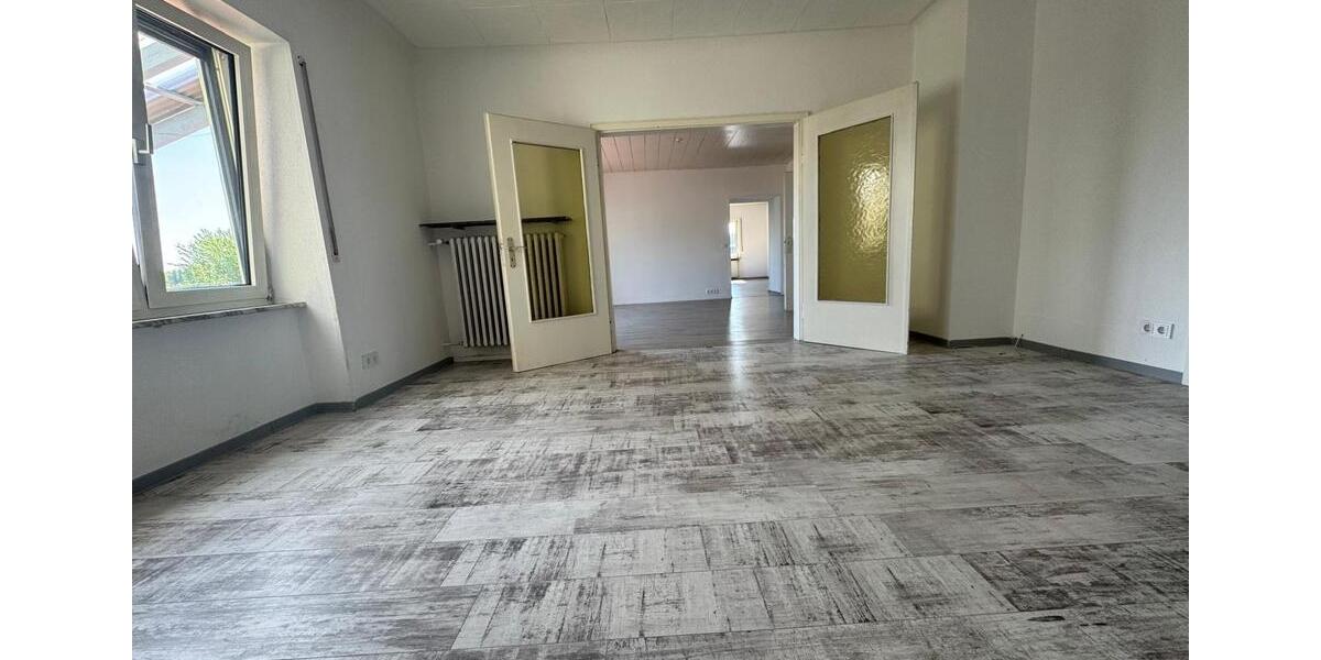 Erdgeschoßwohnung Saarlouis - 4 Zimmer, 110 m&sup2;, 1.350&euro; | Angebot:26646387