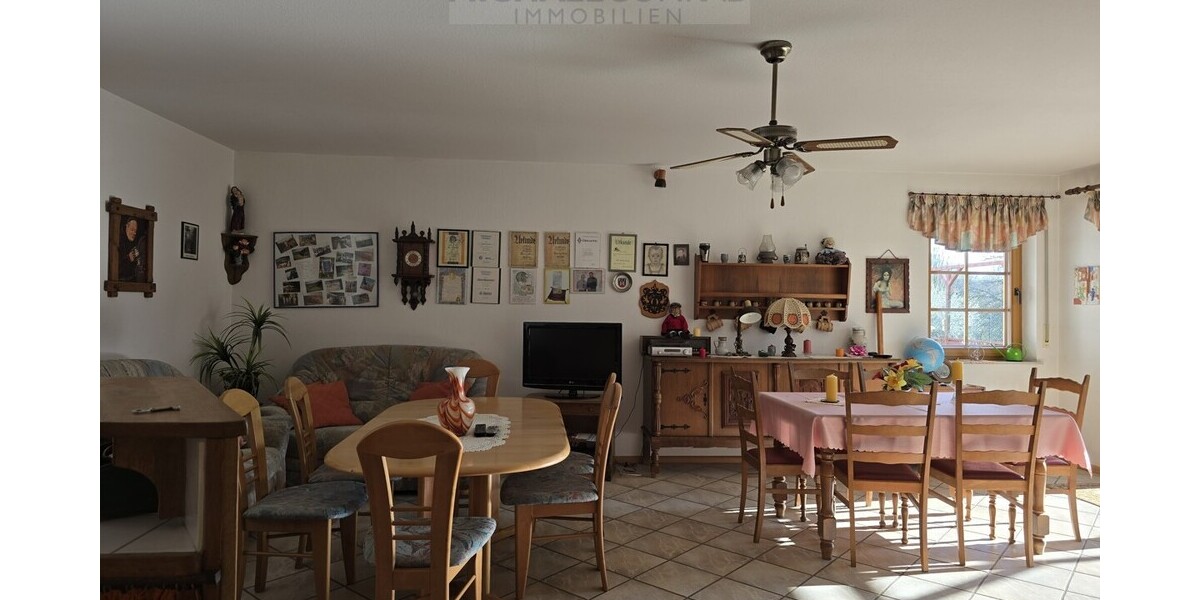 Attraktives Einfamilienhaus mit möglicher Einliegerwohnung - Reihenendhaus Tholey | Angebot:27370300