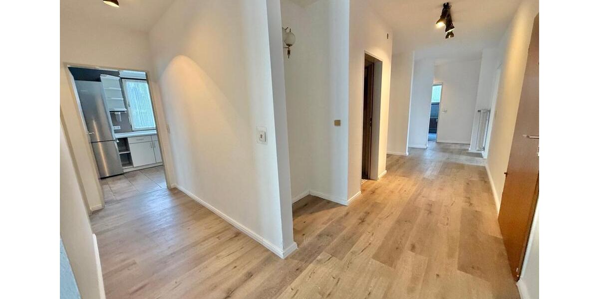 Erdgeschoßwohnung Homburg - 5 Zimmer, 140 m&sup2;, 1.650&euro; | Angebot:25648444
