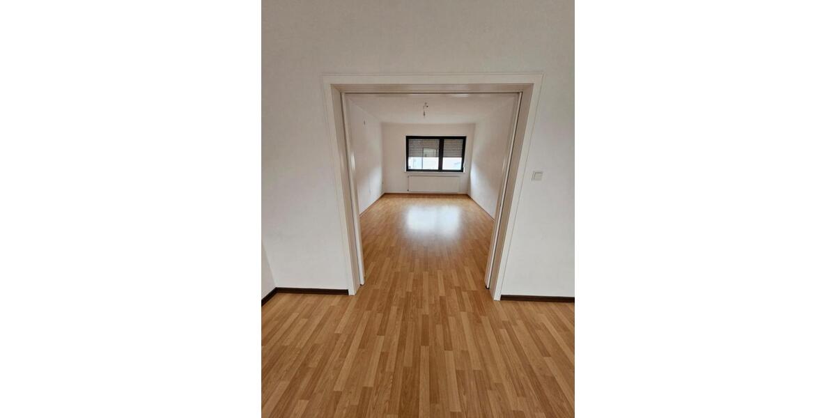 Etagenwohnung Saarlouis - 3 Zimmer, 81 m&sup2;, 780&euro; | Angebot:25590853