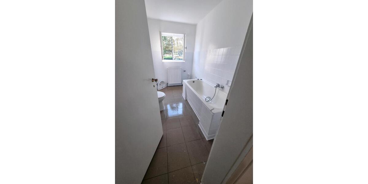 Etagenwohnung Saarbrücken West - 3 Zimmer, 78 m&sup2;, 590&euro; | Angebot:25919199