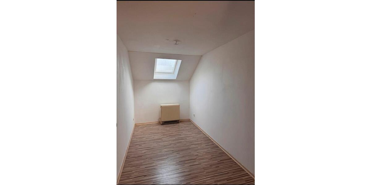 Dachgeschoßwohnung Großrosseln - 3.5 Zimmer, 80 m&sup2;, 465&euro; | Angebot:25311972