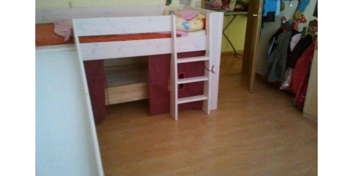 Etagenwohnung Neunkirchen Heinitz - 3 Zimmer, 105 m&sup2;, 750&euro; | Angebot:25933879