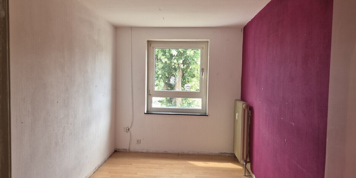 Investoren-Chance & Selbstnutzer-Traum: 3-Zimmer-Sanierungsobjekt in Sulzbach mit Loggia - Etagenwohnung Sulzbach/Saar Saar | Angebot:27270940