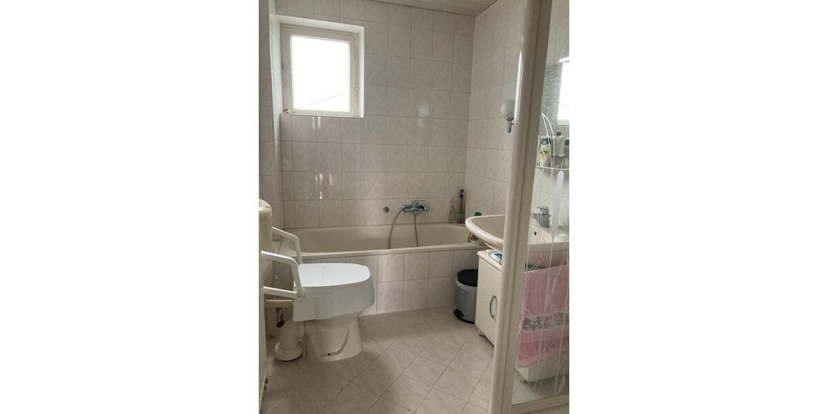 Reihenhaus Sankt Wendel - 8 Zimmer, 178 m&sup2;, 245.000&euro; | Angebot:24654379